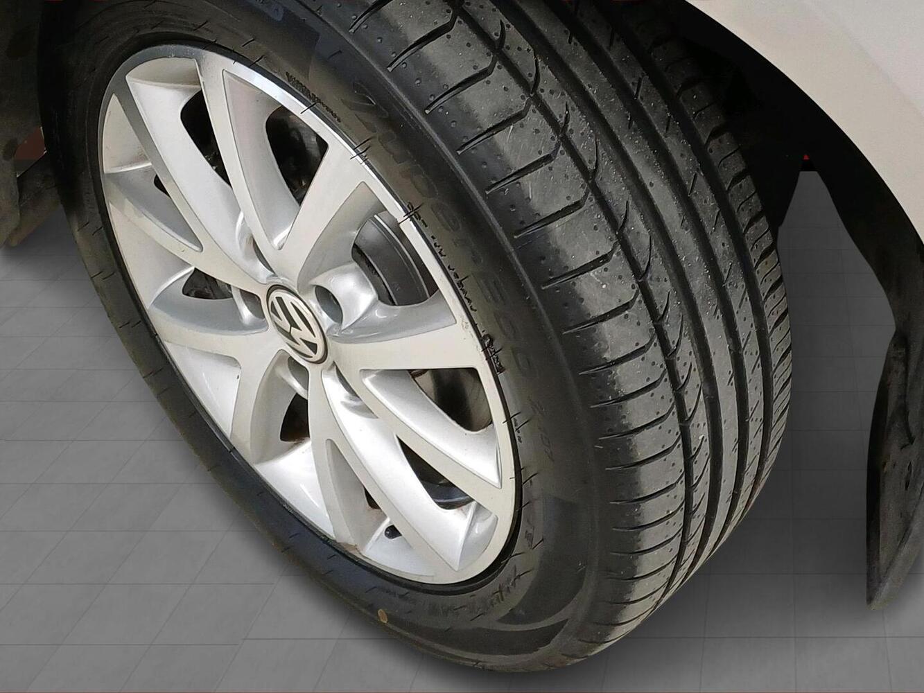 Volkswagen Touran vaihtoauto