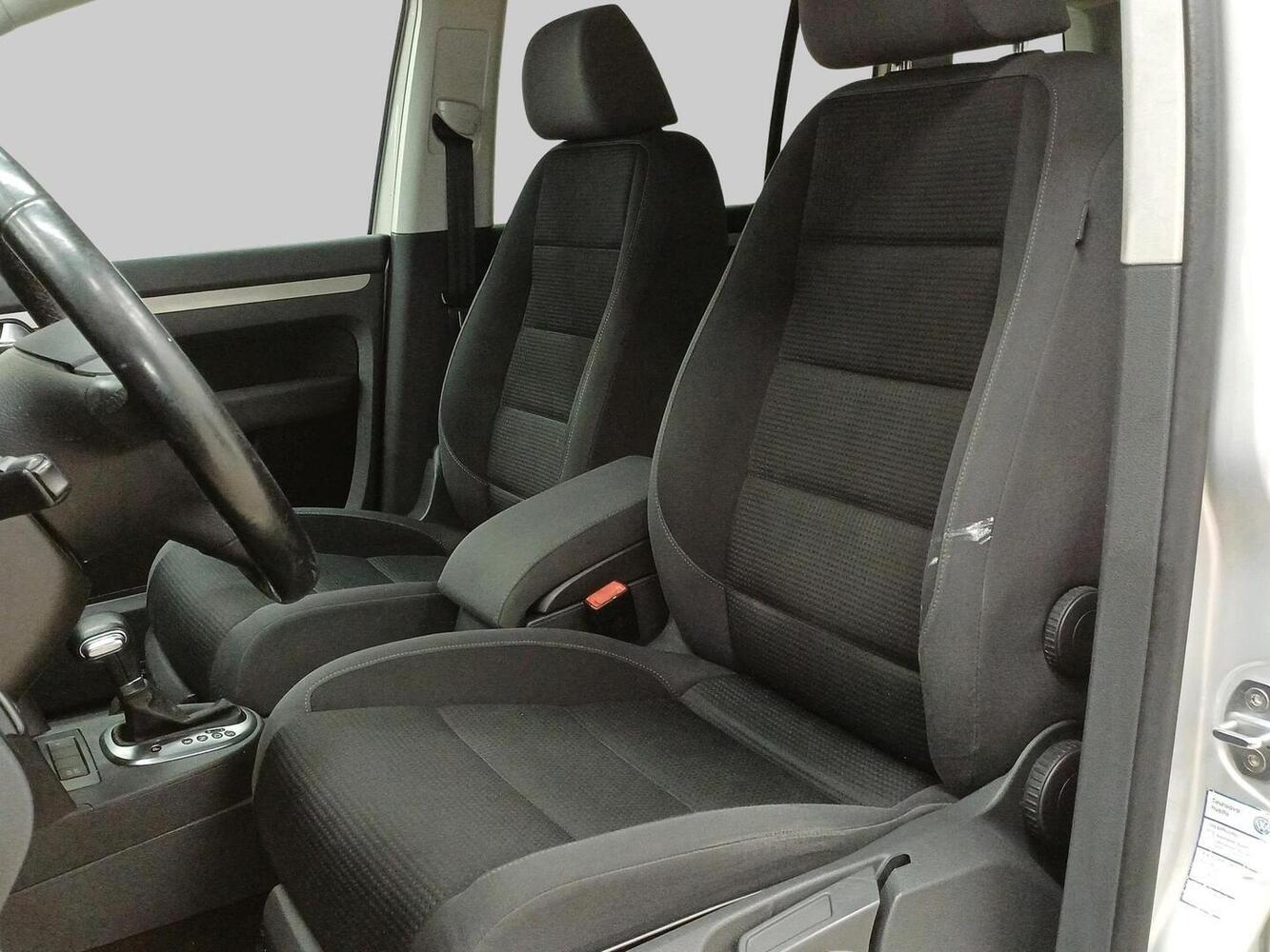 Volkswagen Touran vaihtoauto