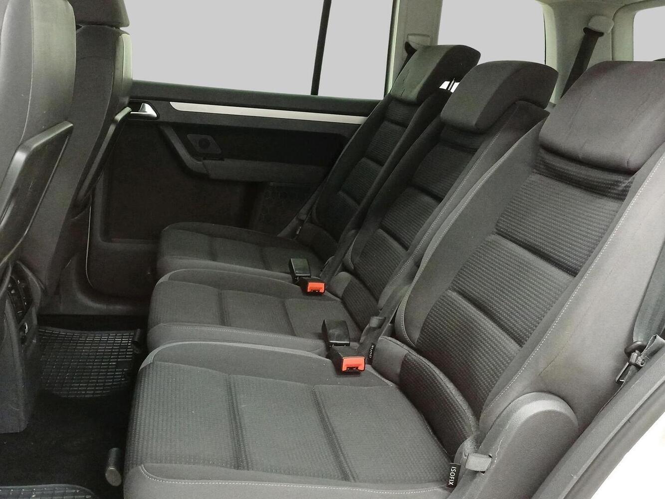 Volkswagen Touran vaihtoauto