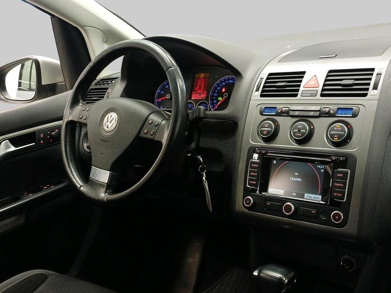 Volkswagen Touran vaihtoauto