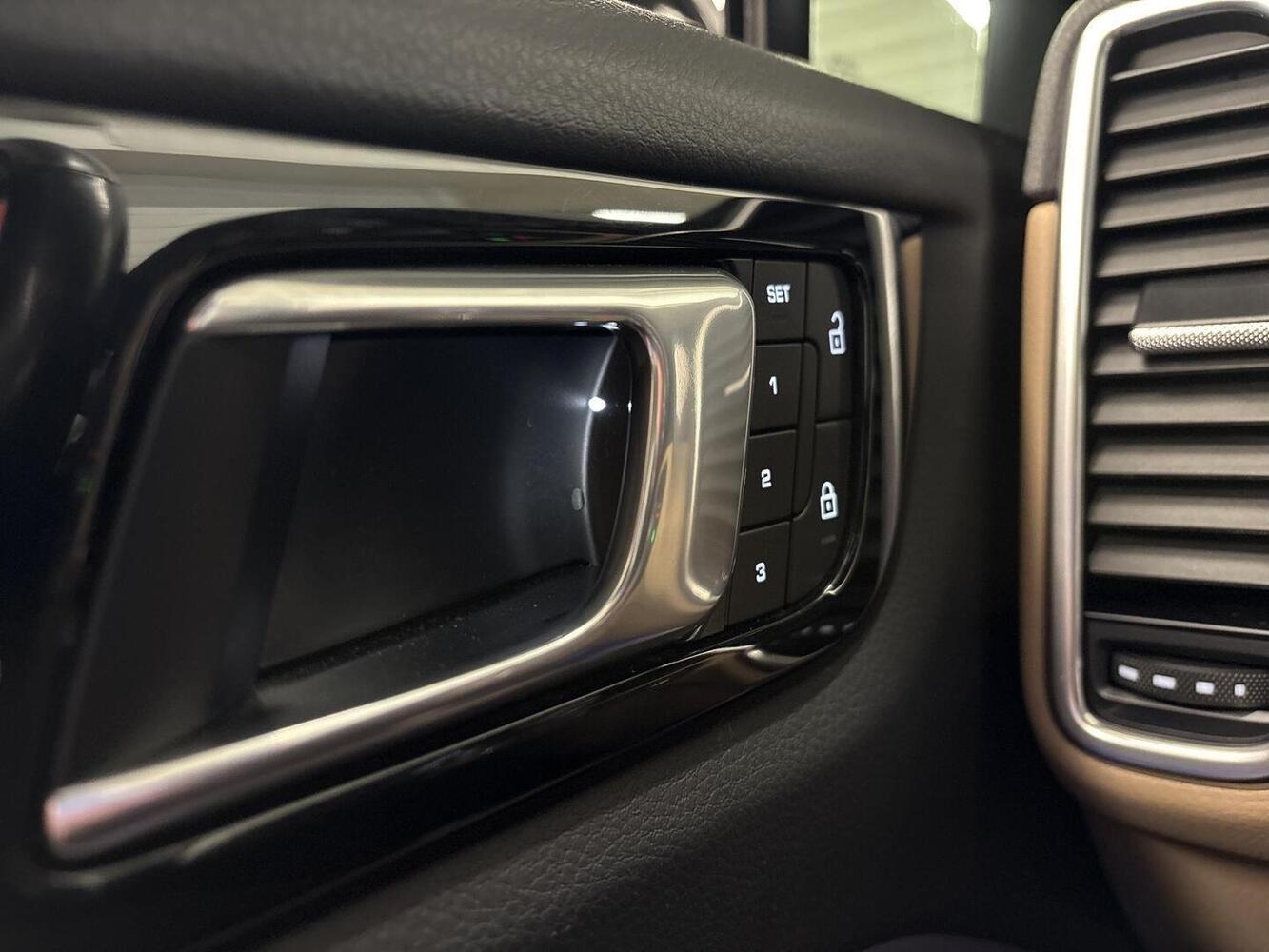 Porsche Cayenne vaihtoauto