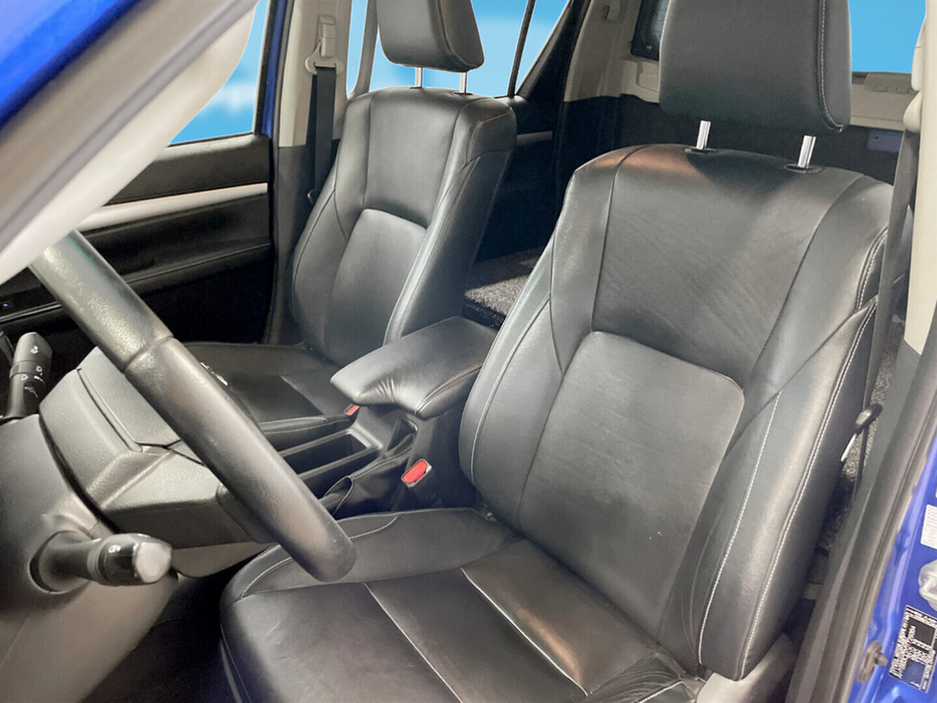 Toyota Hilux vaihtoauto