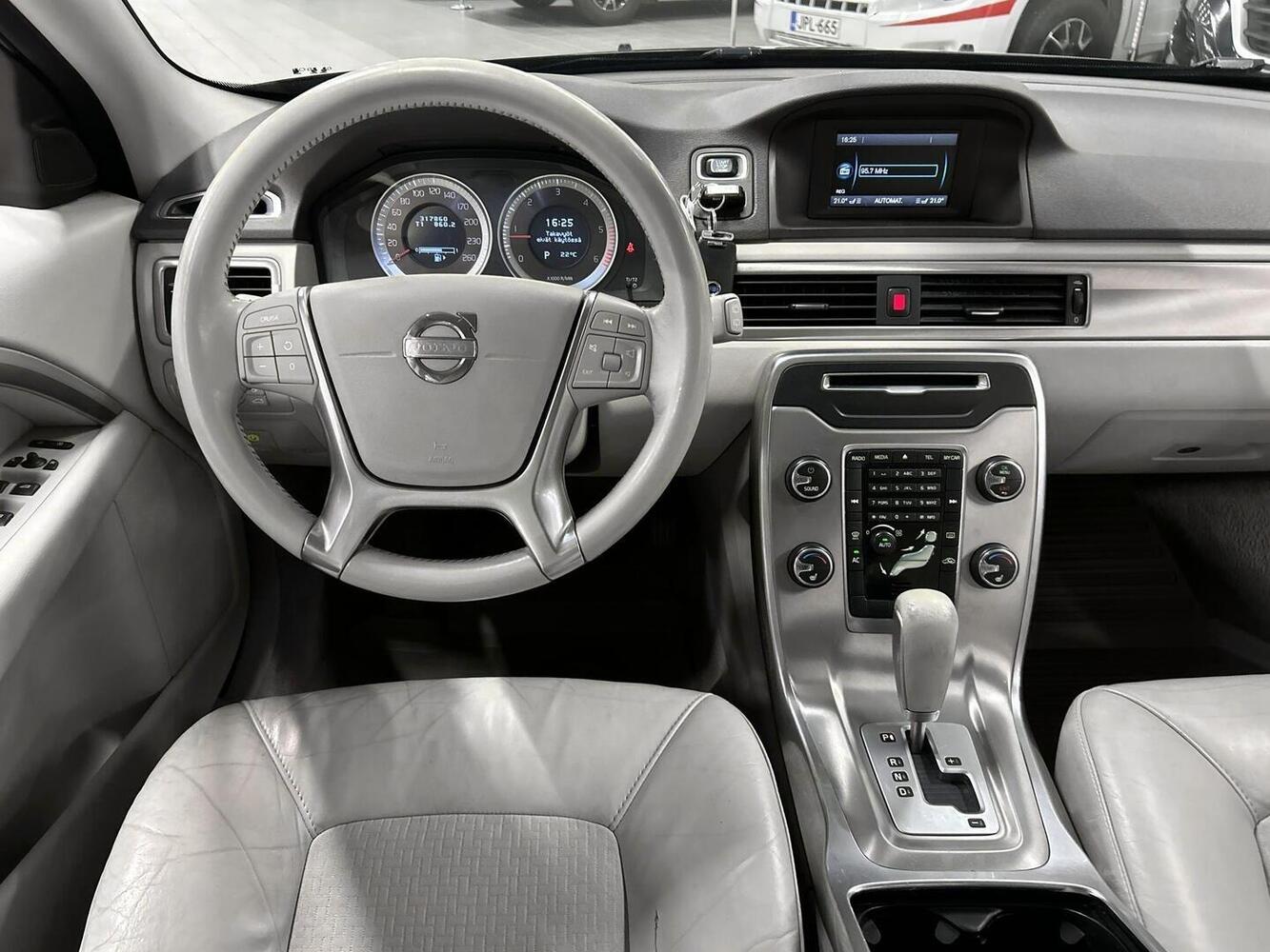 Volvo V70 vaihtoauto