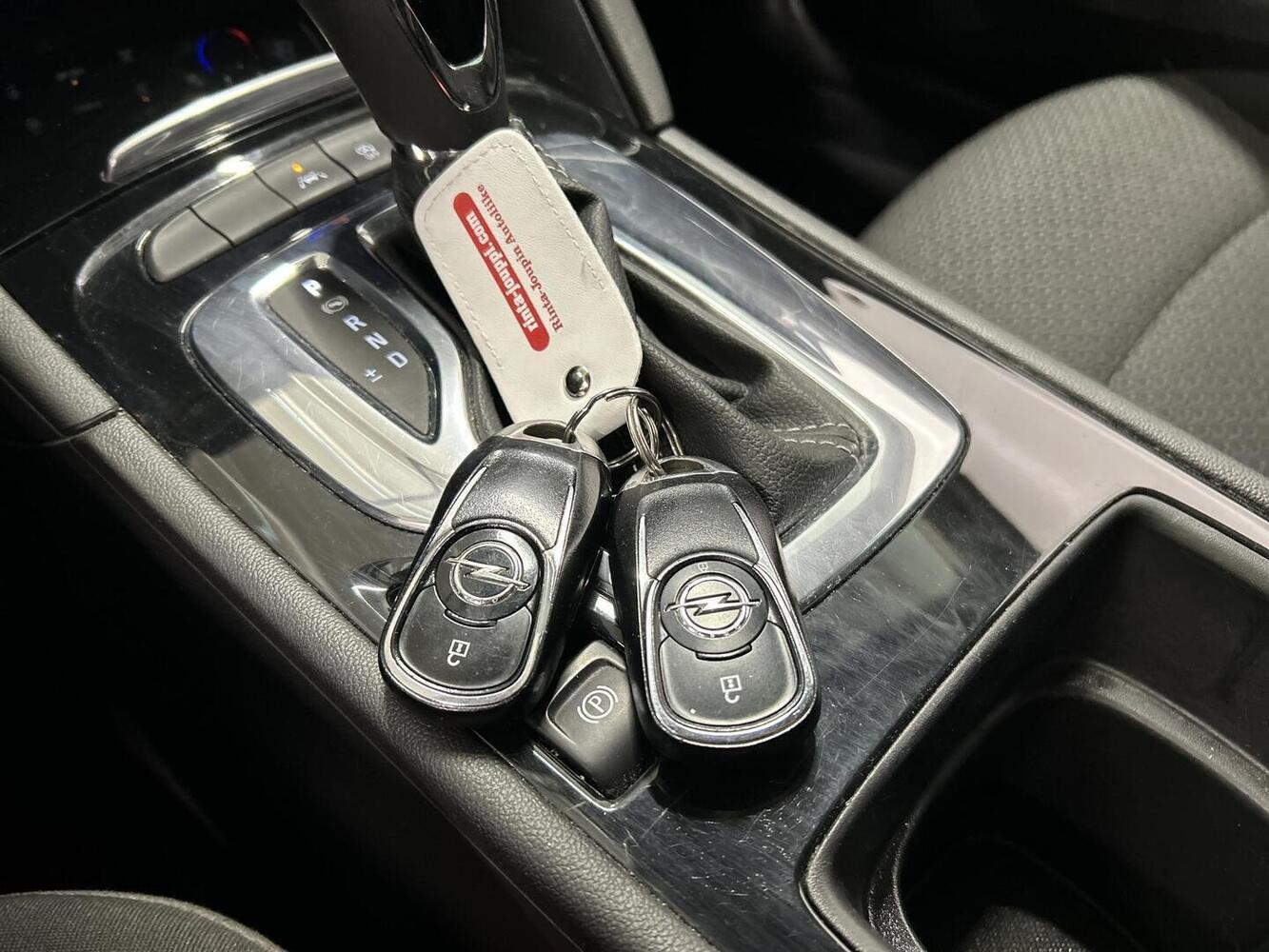 Opel Insignia vaihtoauto