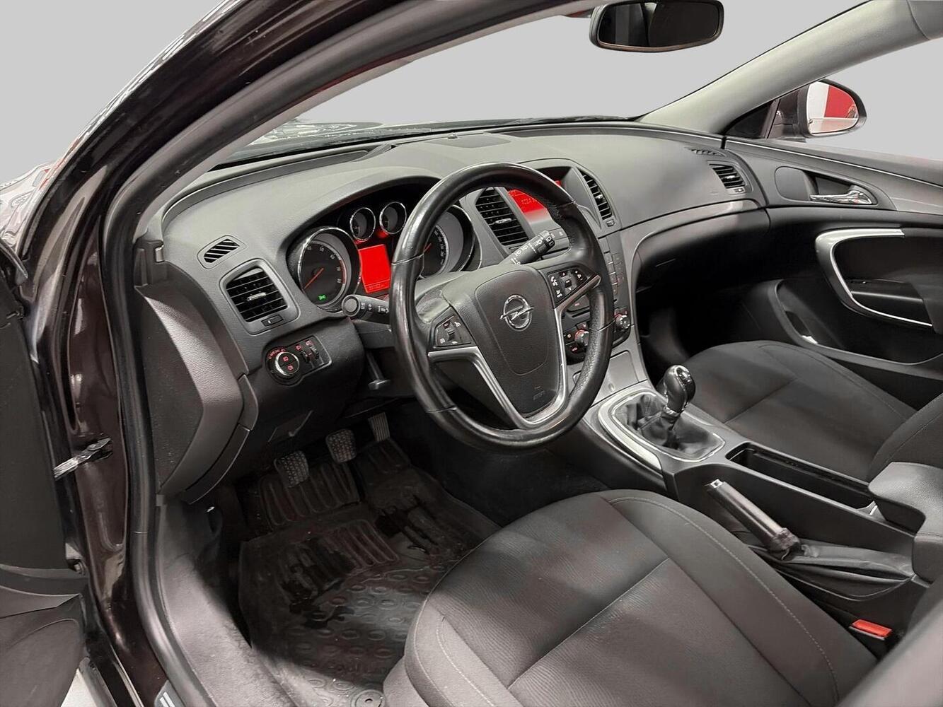 Opel Insignia vaihtoauto