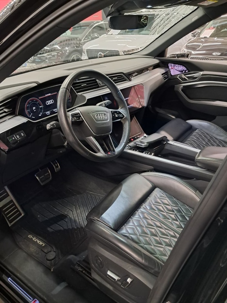 Audi Q8 e-tron vaihtoauto