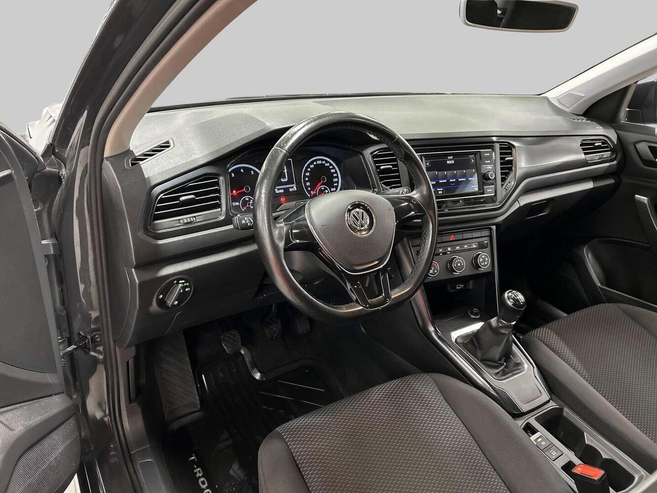 Volkswagen T-Roc vaihtoauto