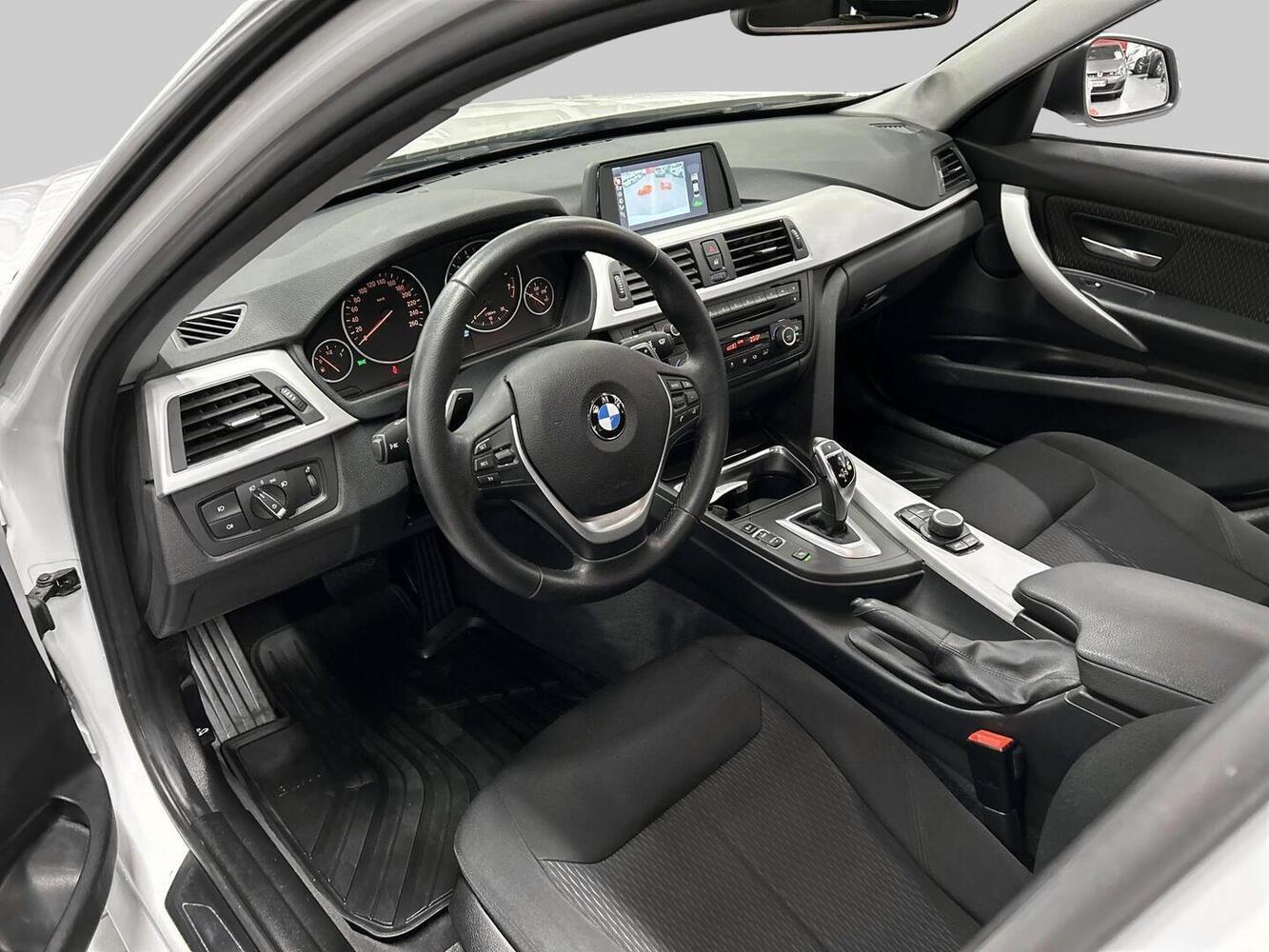 BMW 320 vaihtoauto