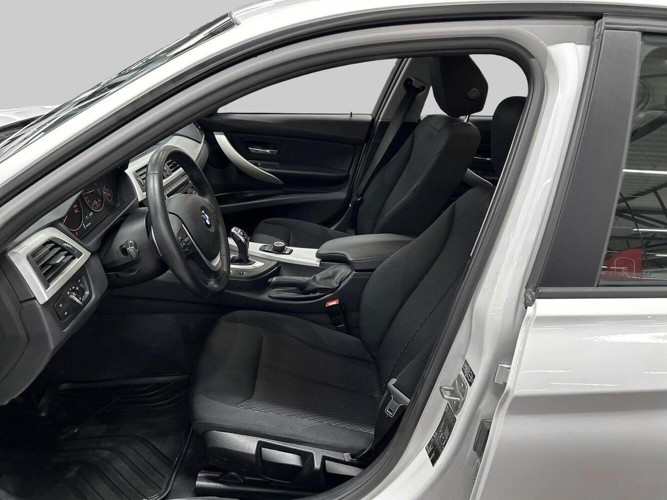 BMW 320 vaihtoauto