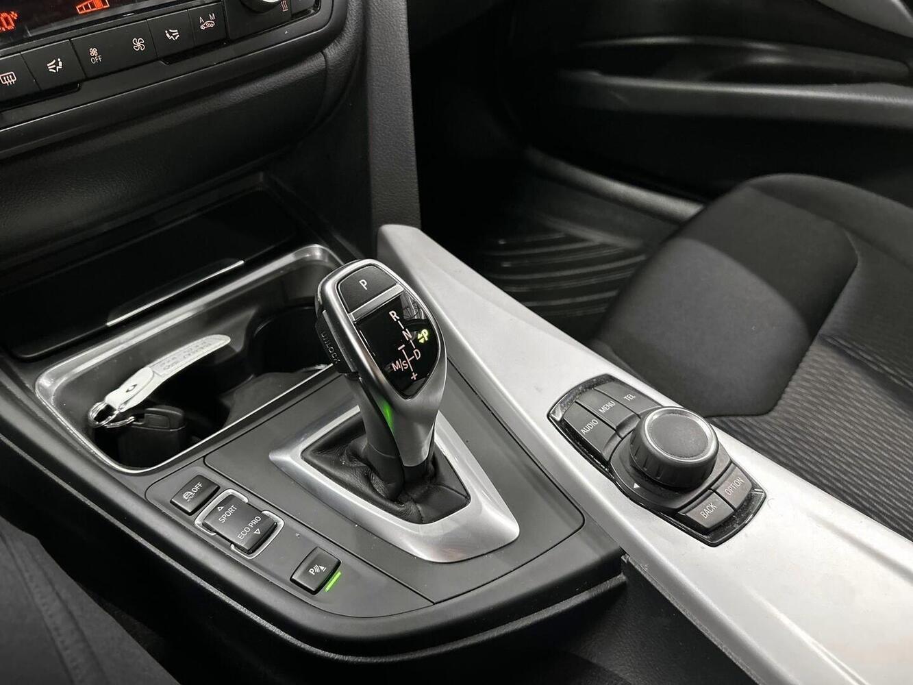 BMW 320 vaihtoauto