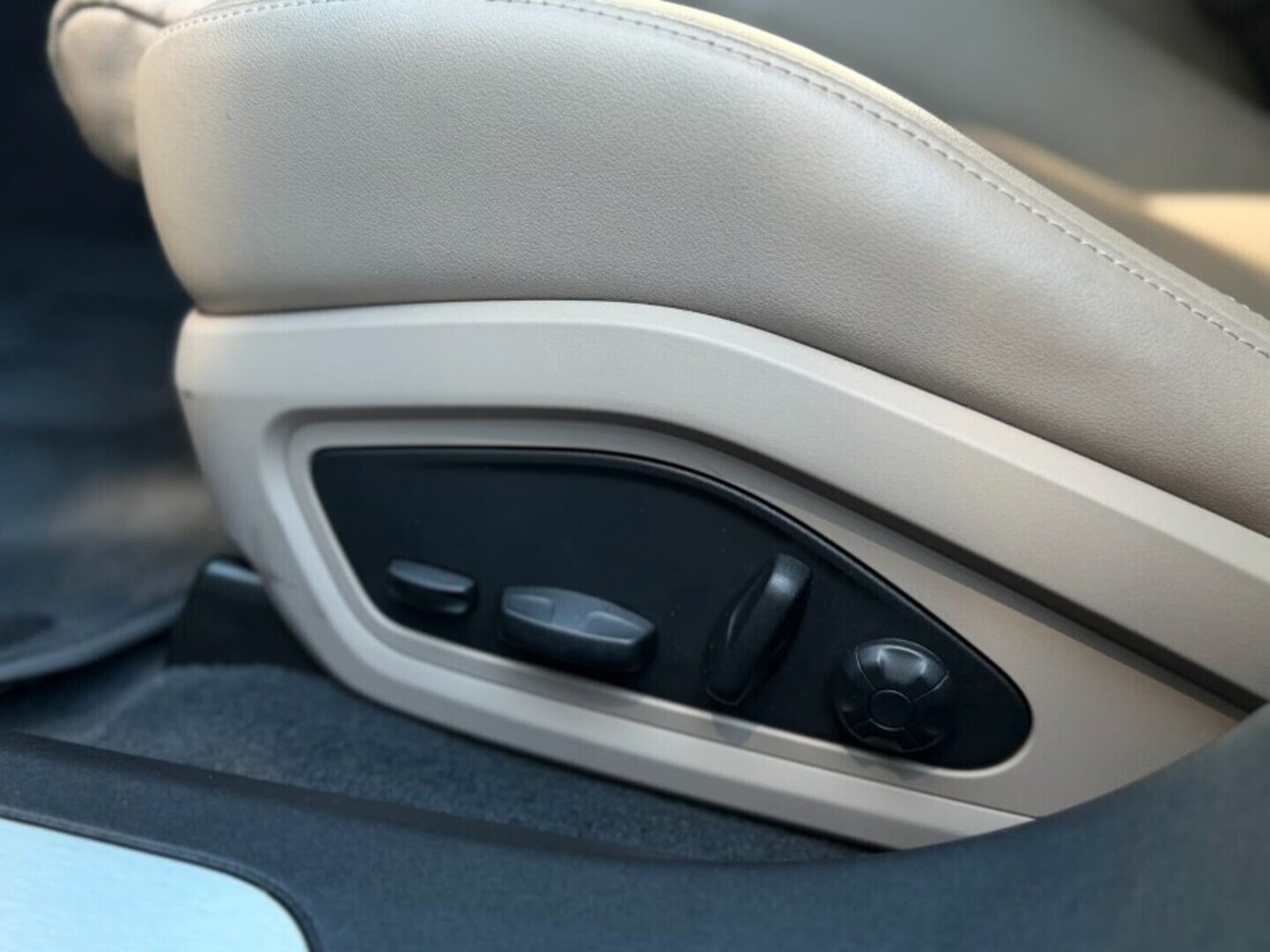 Porsche Taycan vaihtoauto