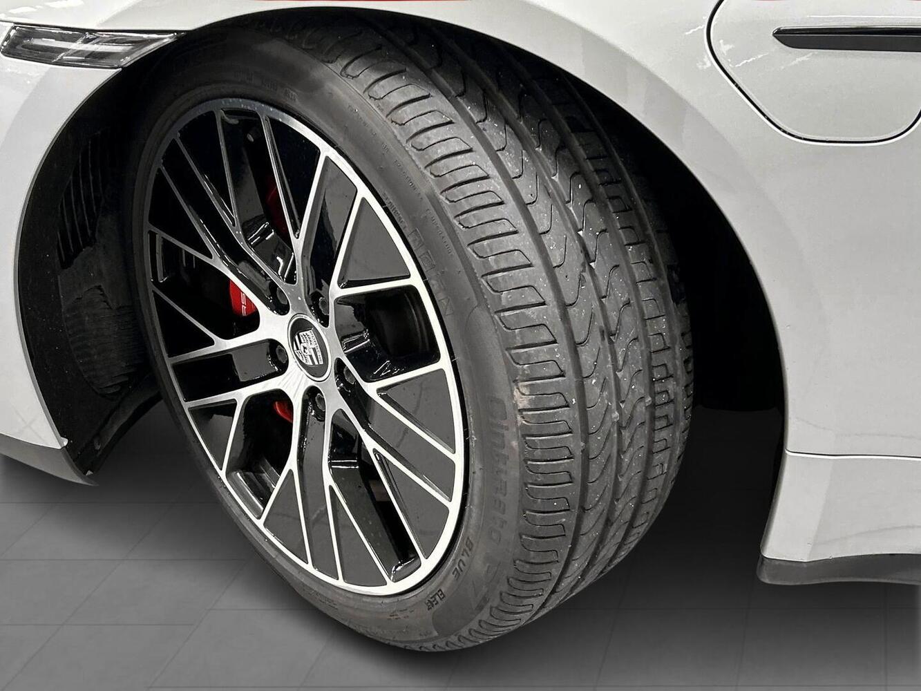 Porsche Taycan vaihtoauto