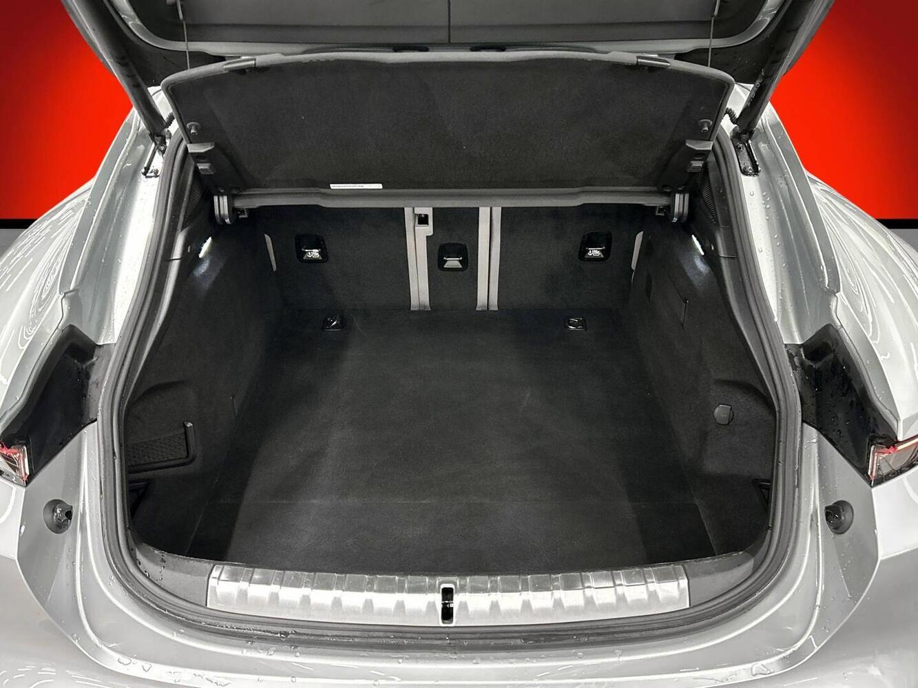 Porsche Taycan vaihtoauto
