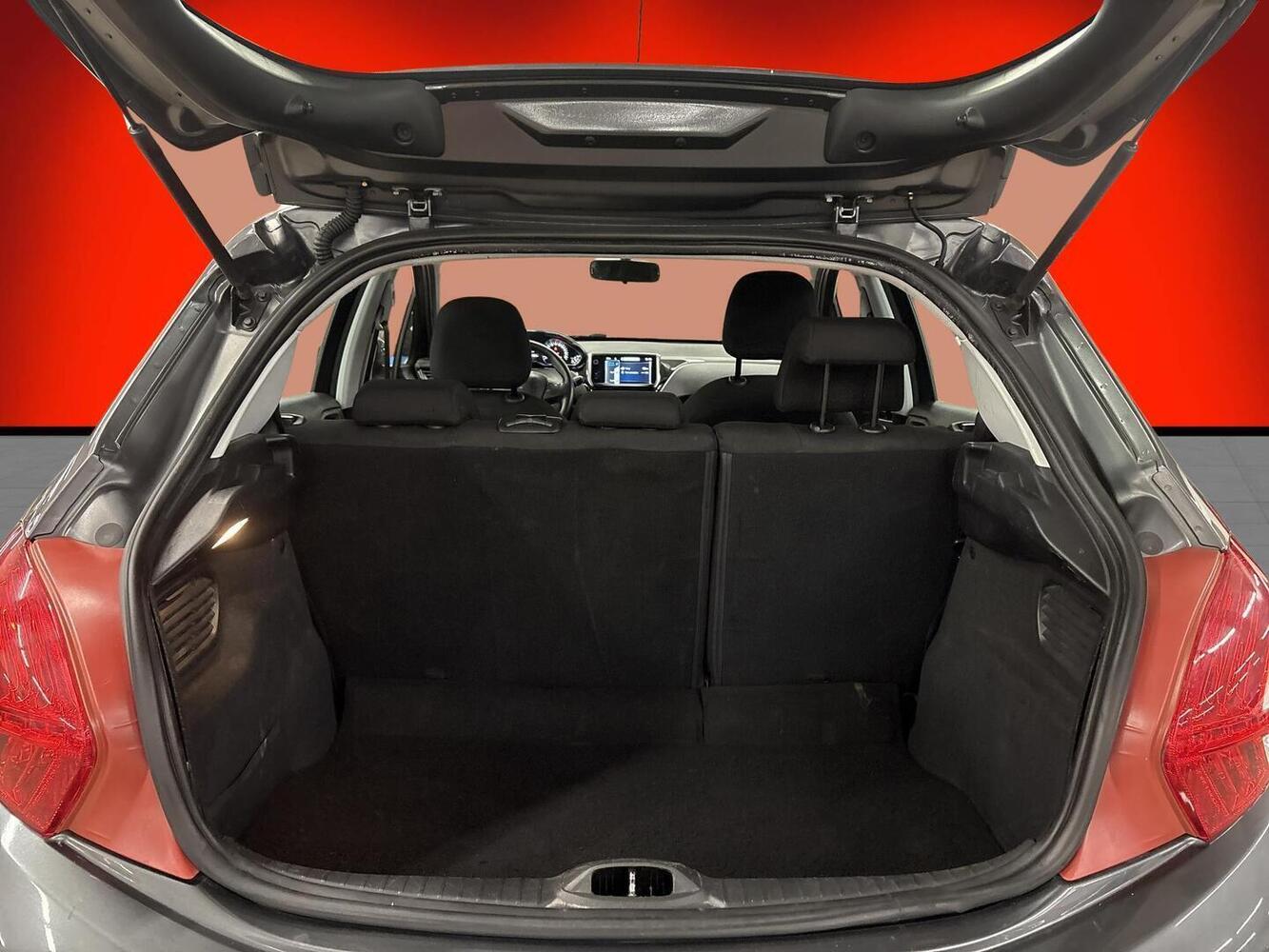 Peugeot 208 vaihtoauto