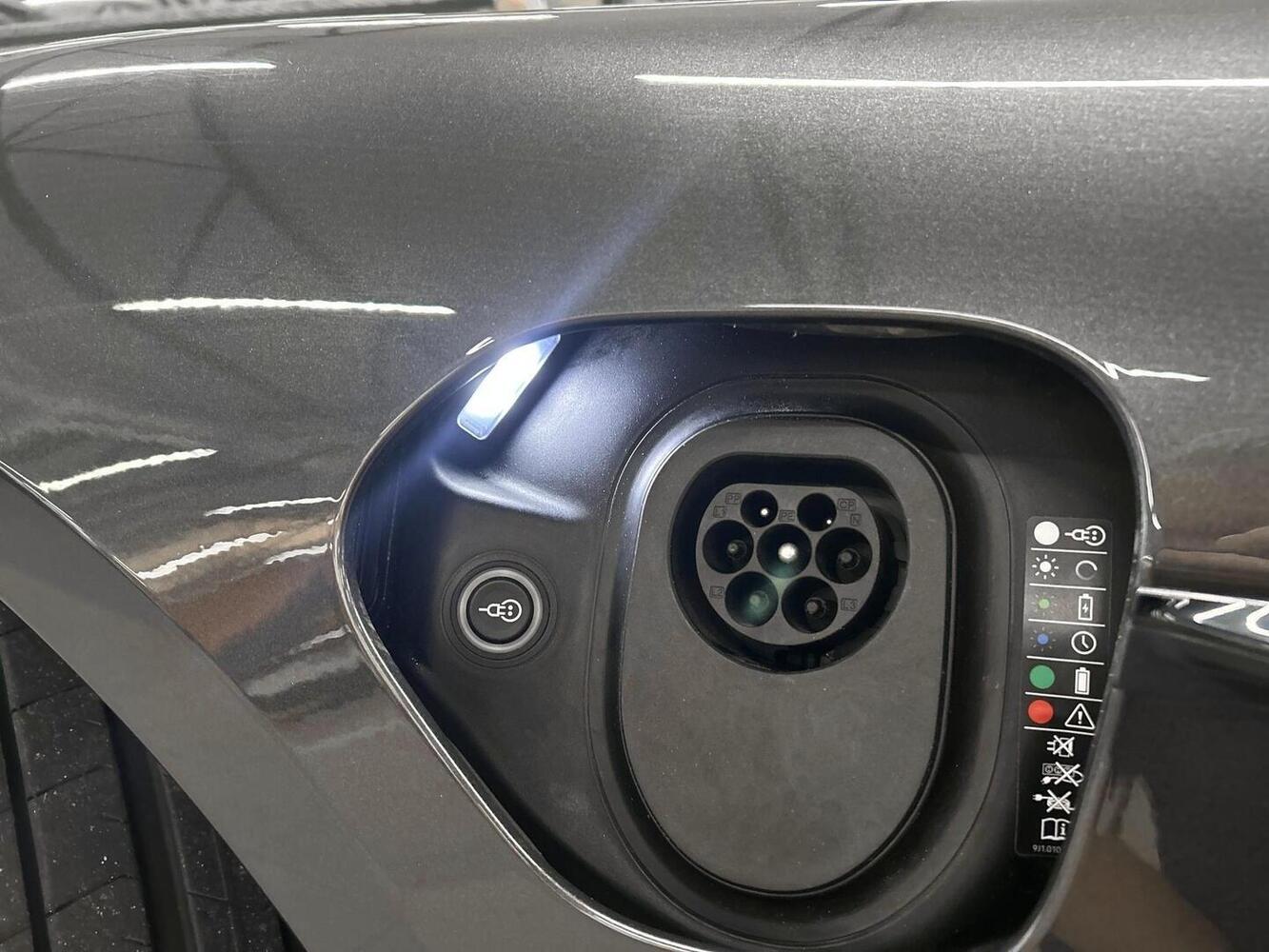 Porsche Taycan vaihtoauto