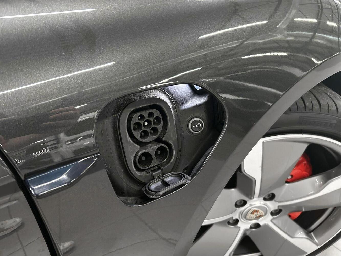 Porsche Taycan vaihtoauto