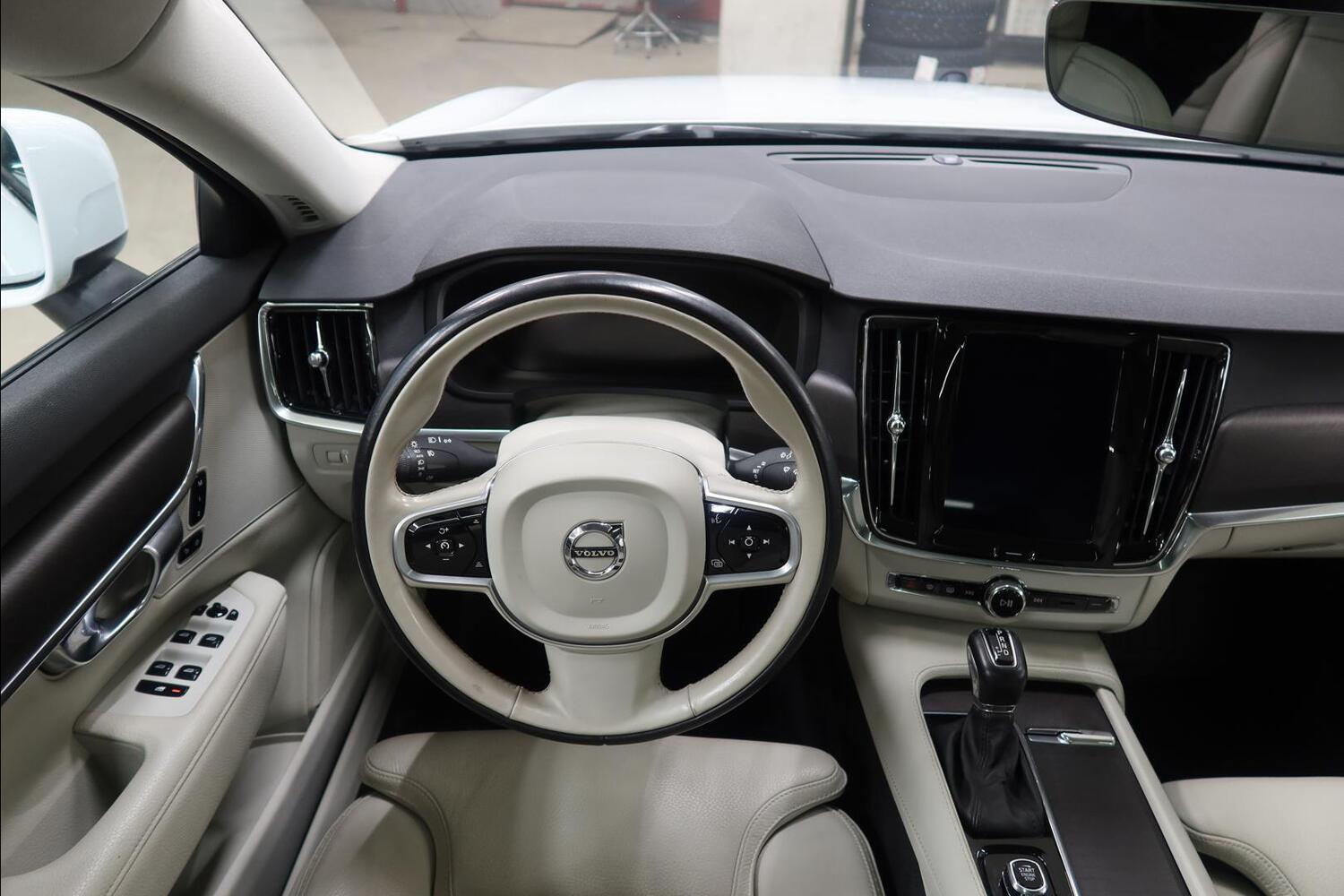 Volvo V90 Cross Country vaihtoauto