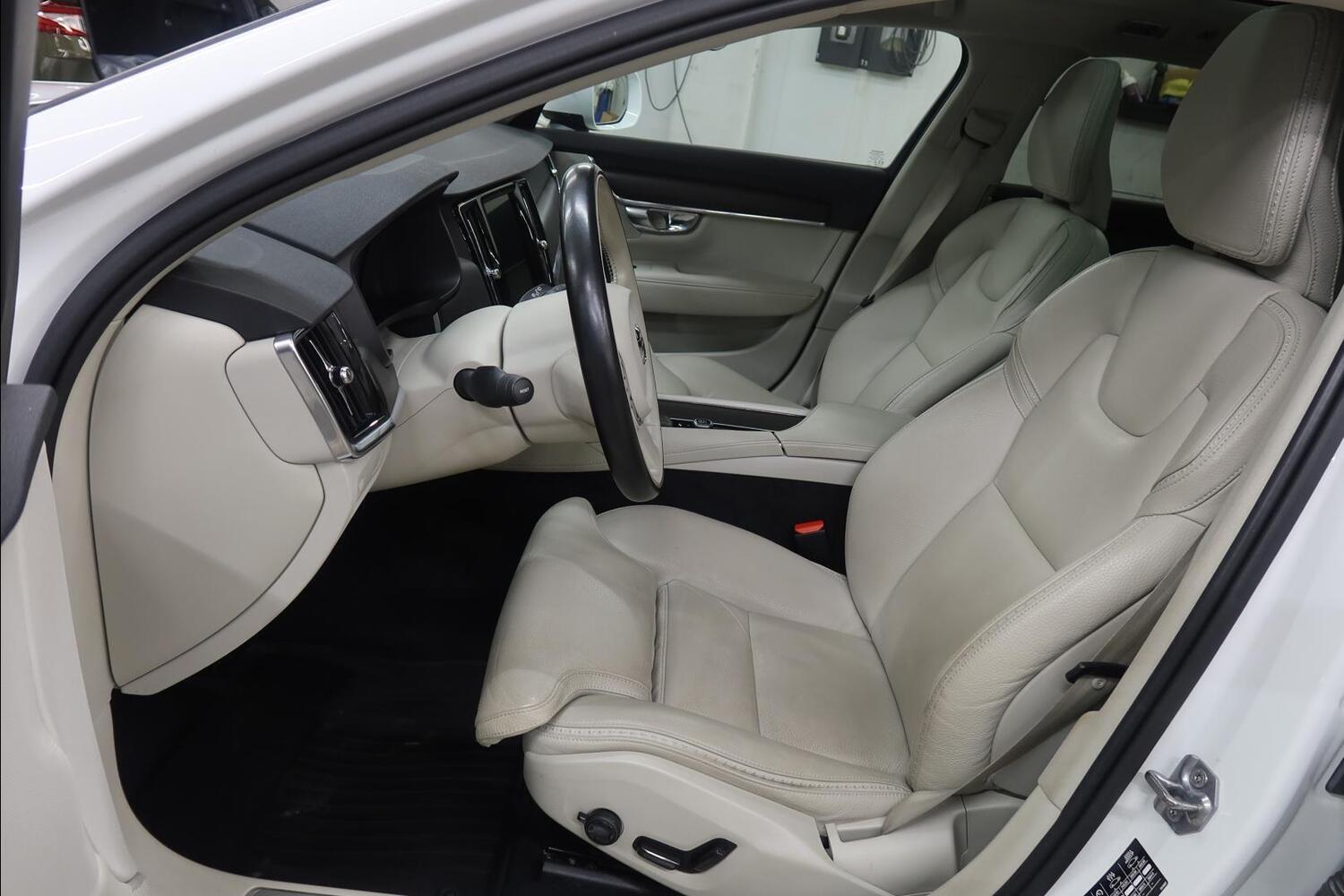Volvo V90 Cross Country vaihtoauto