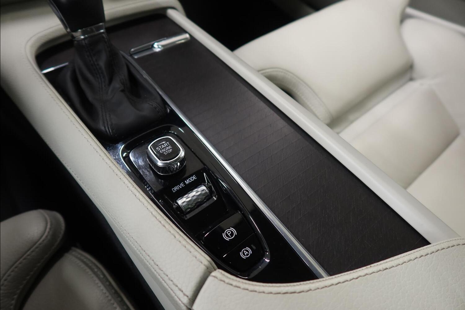 Volvo V90 Cross Country vaihtoauto