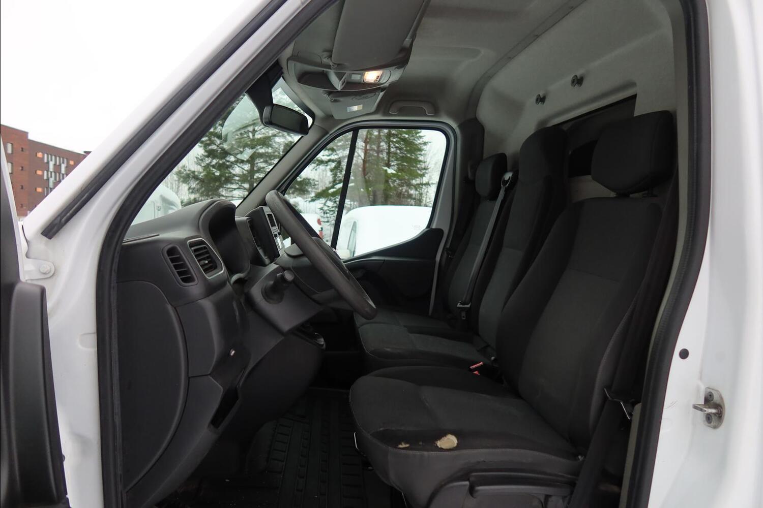 Nissan NV400 vaihtoauto
