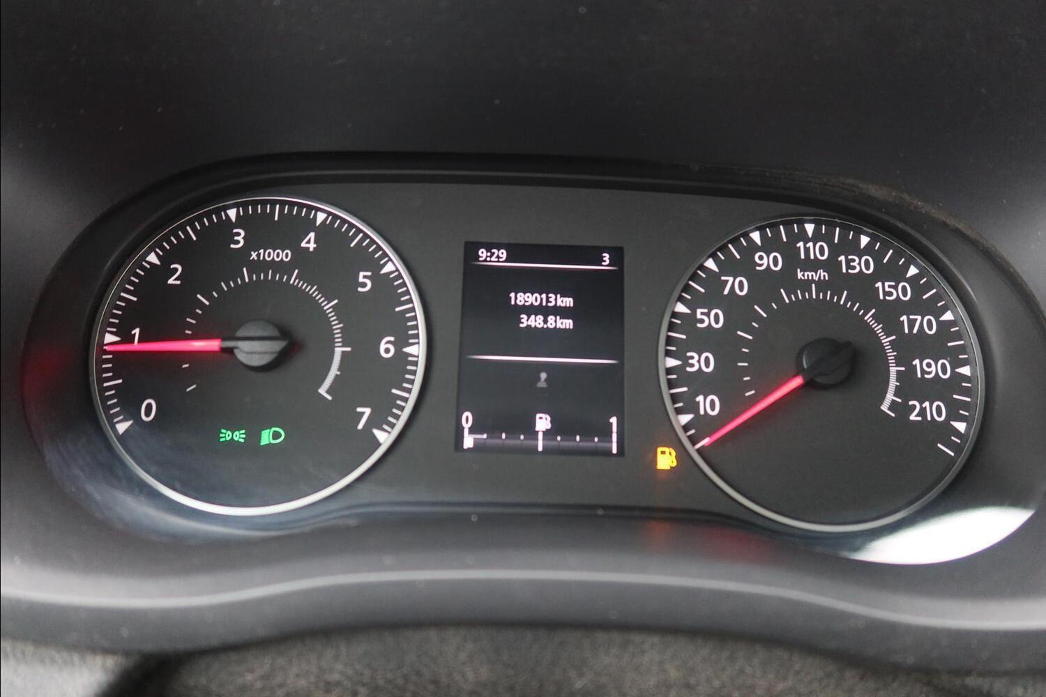Nissan NV400 vaihtoauto