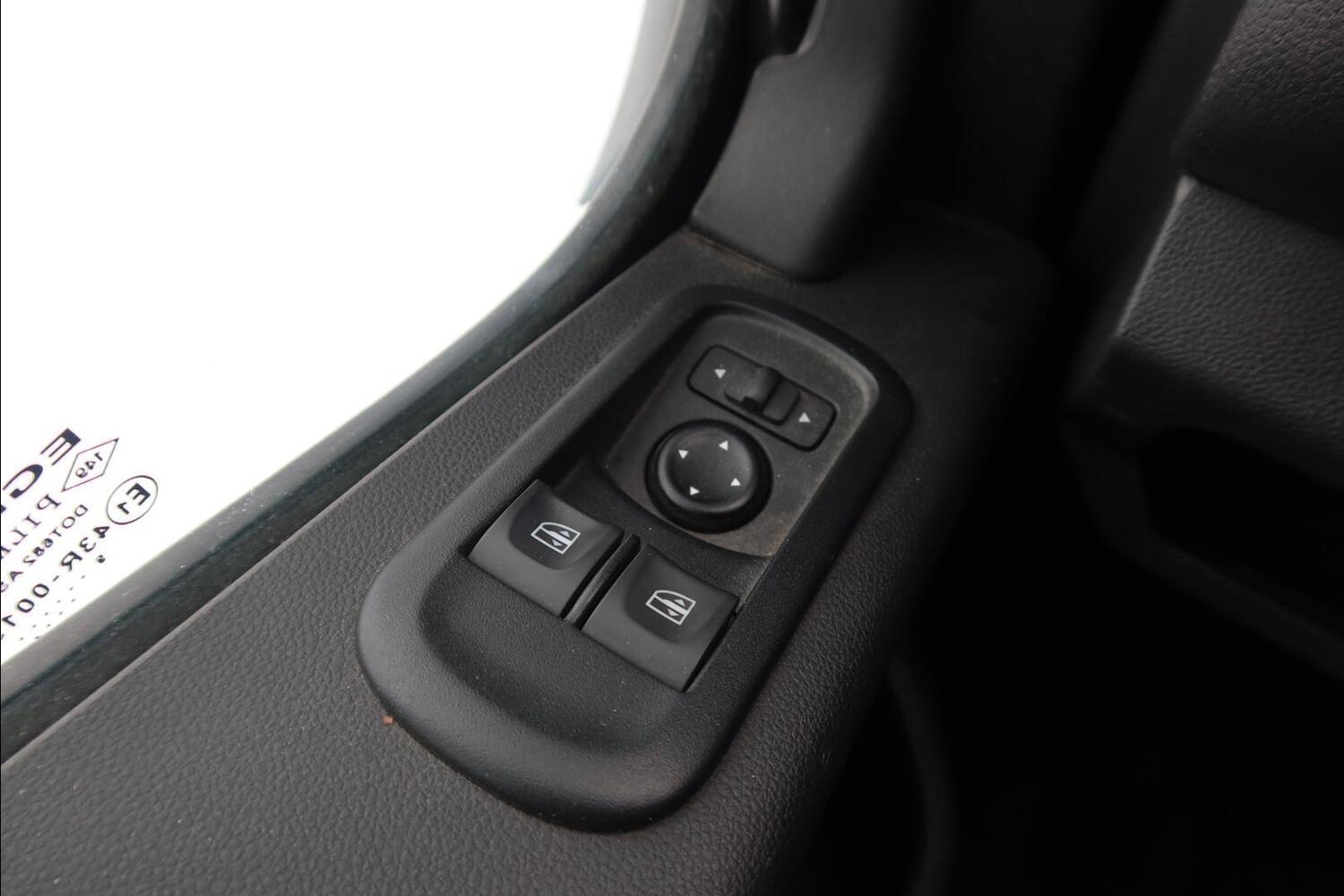Nissan NV400 vaihtoauto