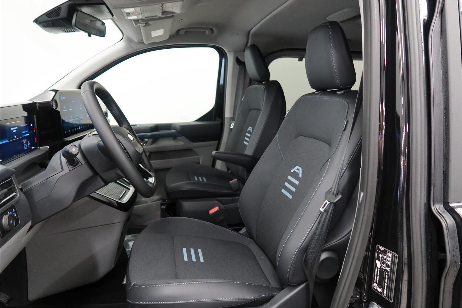 Ford Tourneo Custom vaihtoauto