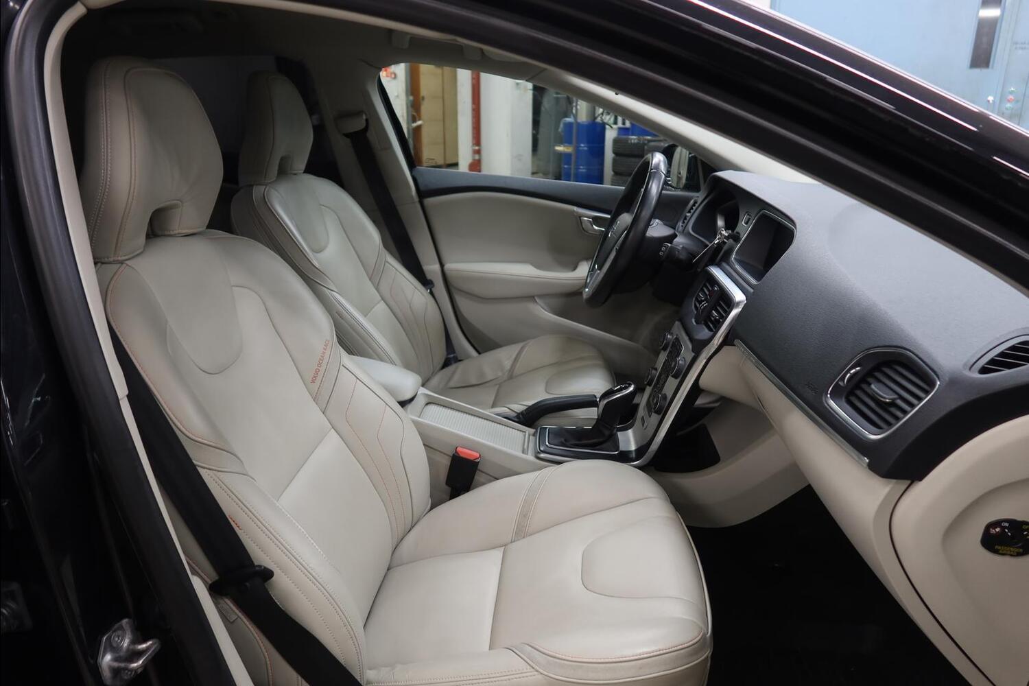 Volvo V40 Cross Country vaihtoauto