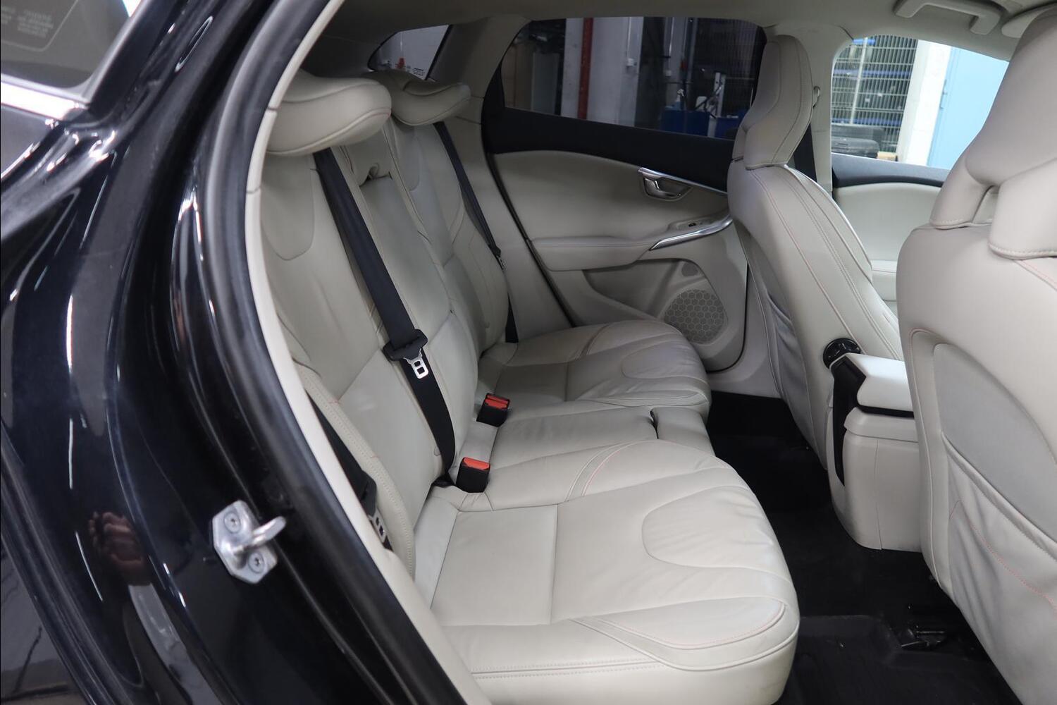 Volvo V40 Cross Country vaihtoauto