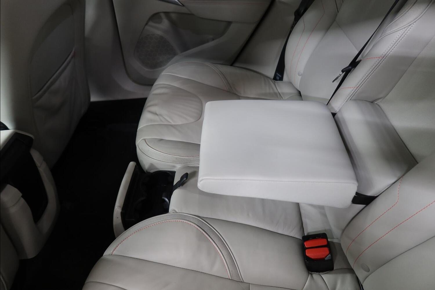Volvo V40 Cross Country vaihtoauto