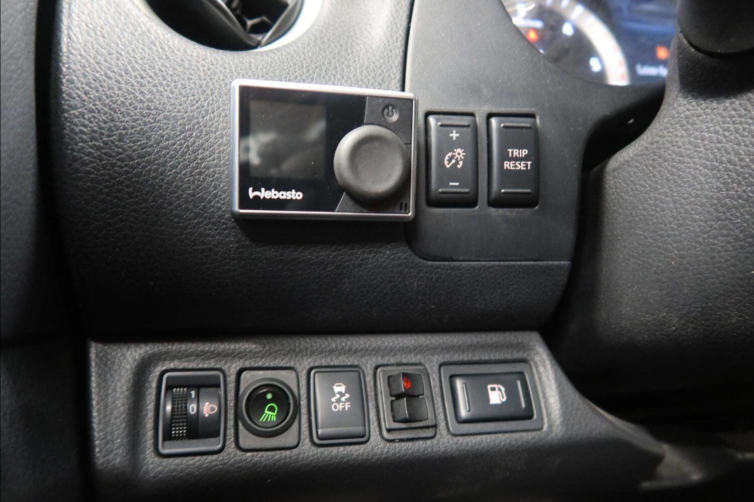 Nissan Navara vaihtoauto