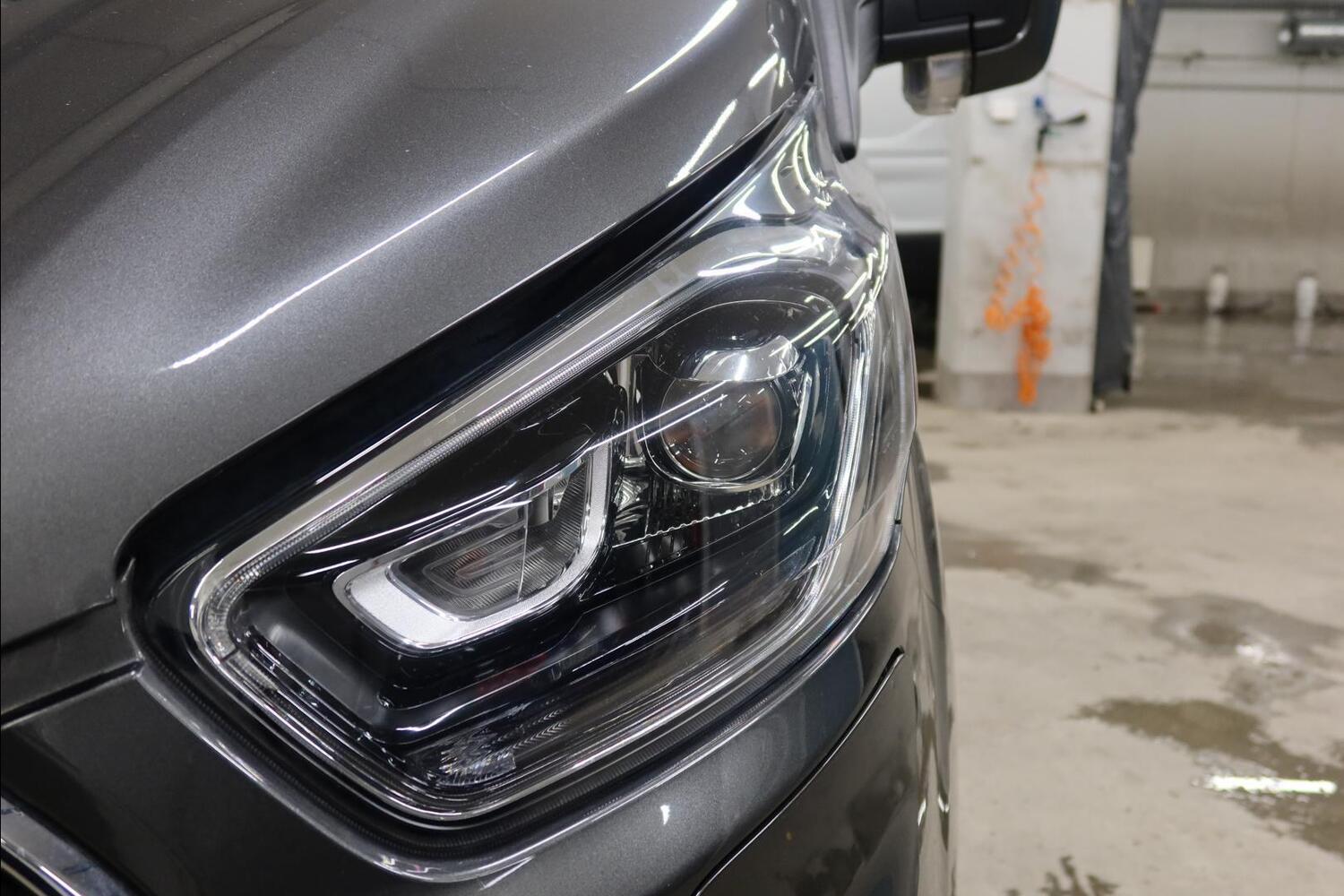 Ford Tourneo Custom vaihtoauto