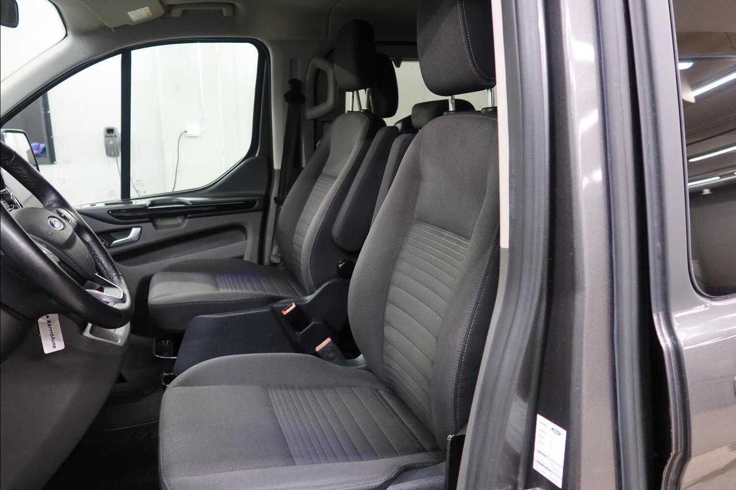 Ford Tourneo Custom vaihtoauto