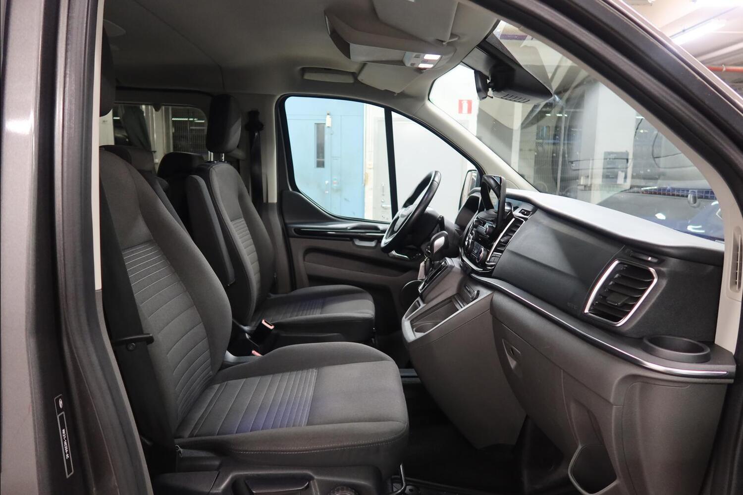 Ford Tourneo Custom vaihtoauto