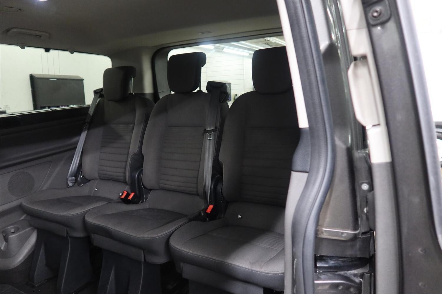 Ford Tourneo Custom vaihtoauto