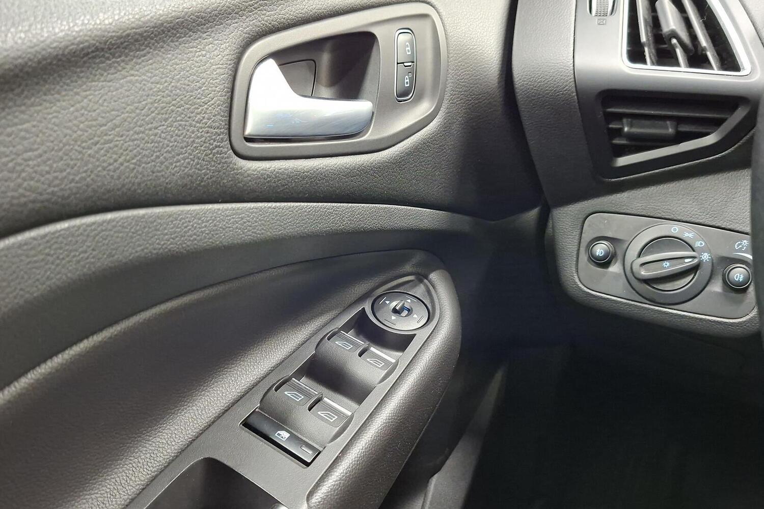 Ford Kuga vaihtoauto