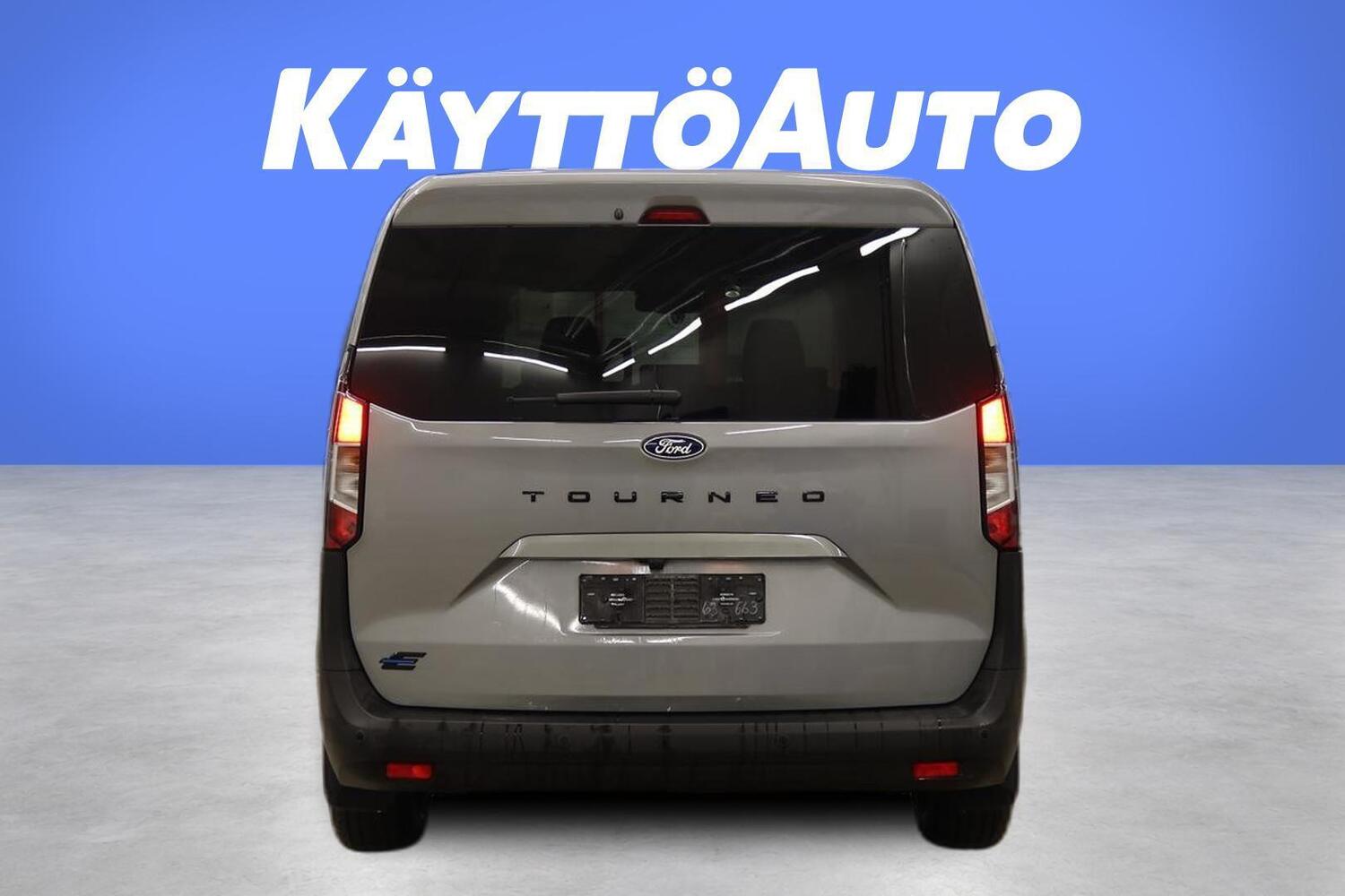 Ford Tourneo Courier vaihtoauto