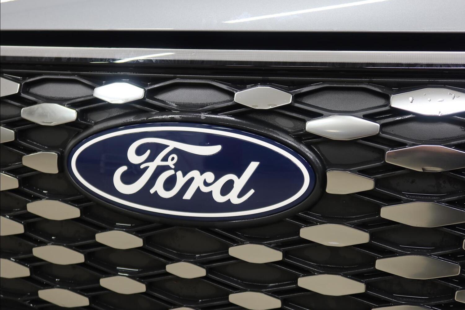 Ford Tourneo Courier vaihtoauto