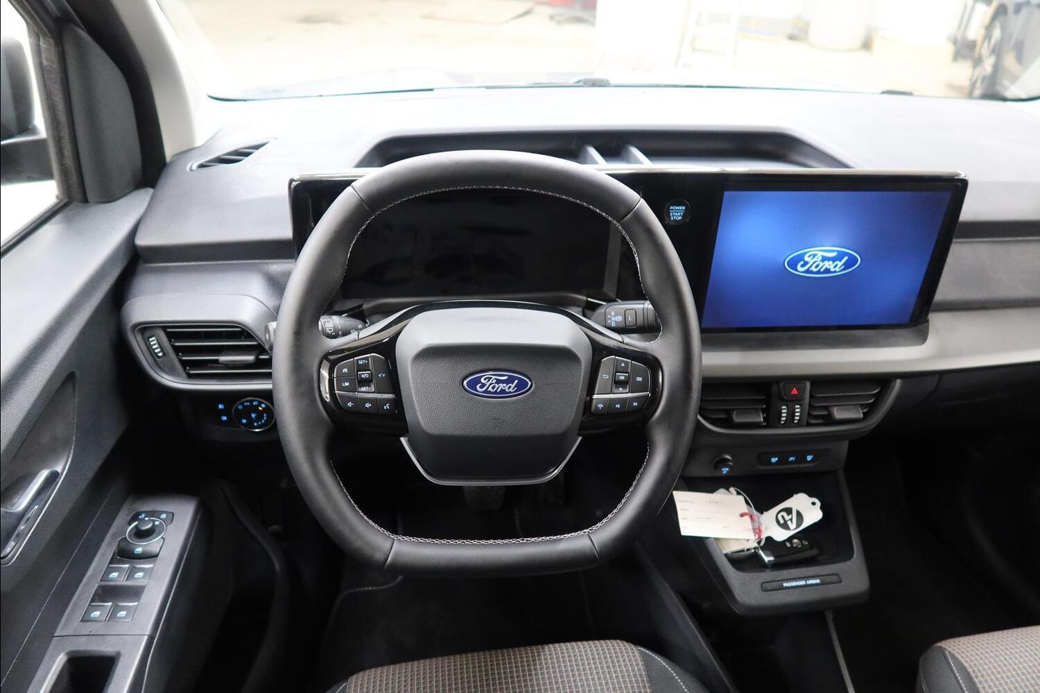 Ford Tourneo Courier vaihtoauto