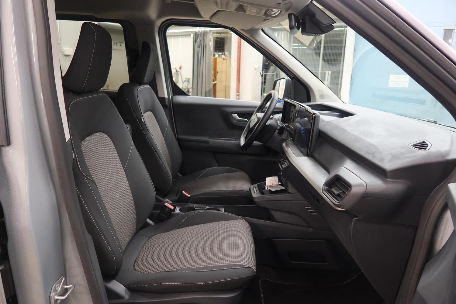 Ford Tourneo Courier vaihtoauto