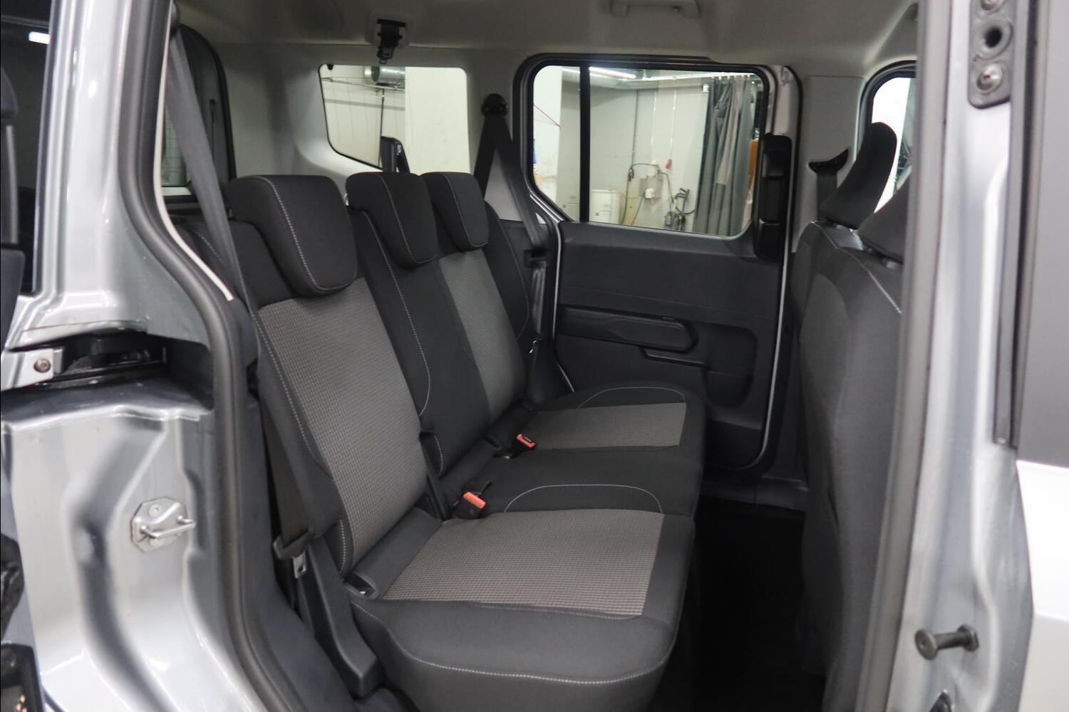 Ford Tourneo Courier vaihtoauto