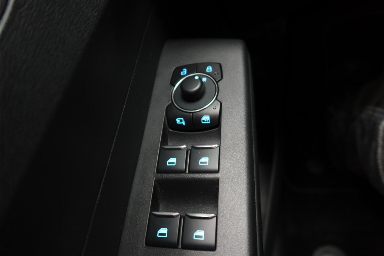 Ford Tourneo Courier vaihtoauto
