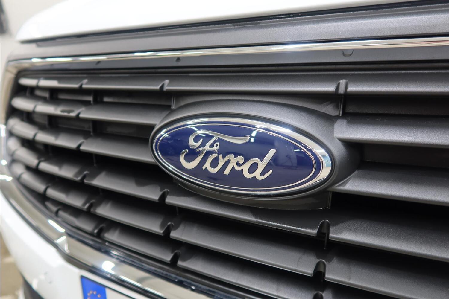 Ford Grand Tourneo Connect vaihtoauto