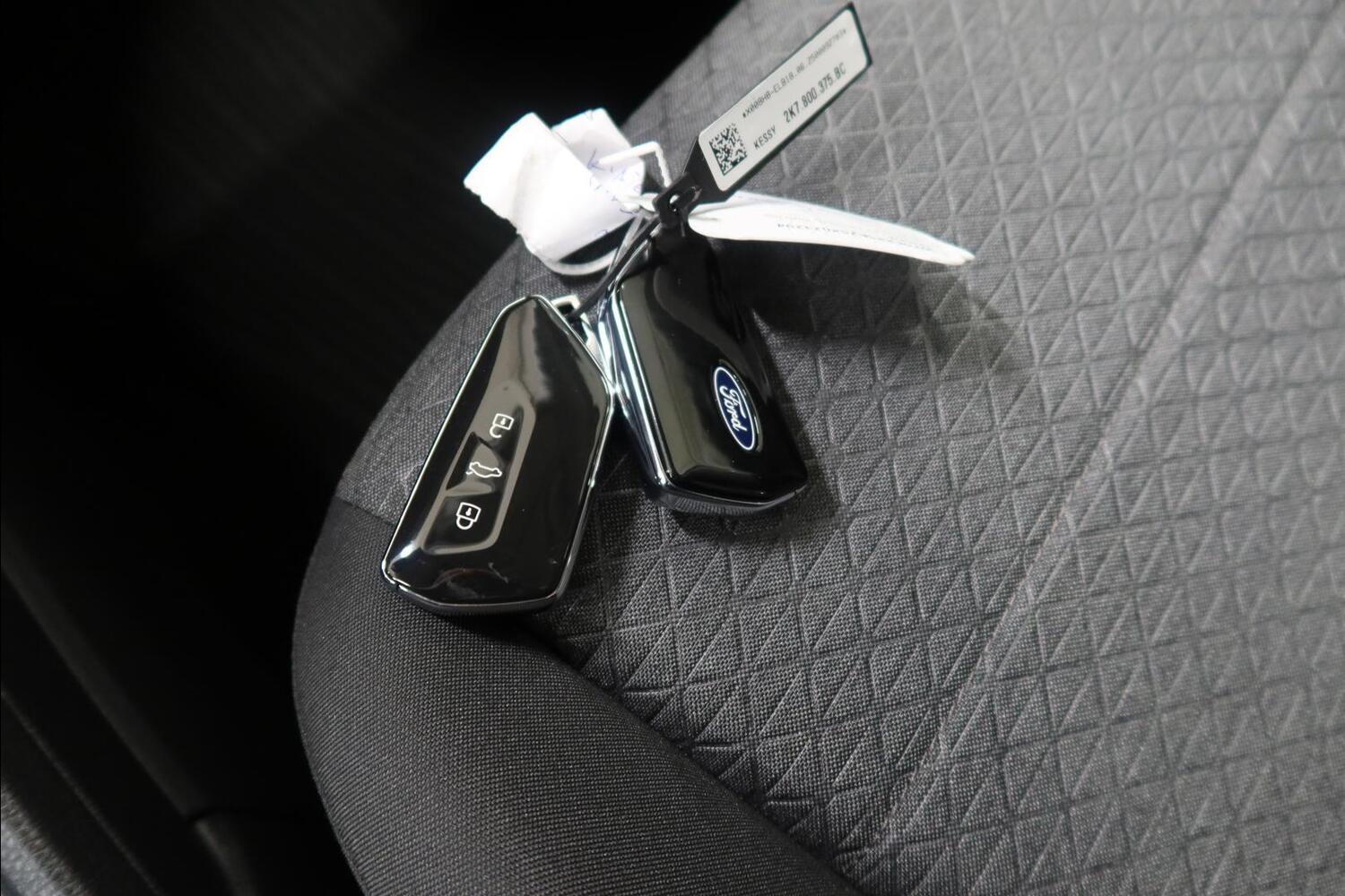 Ford Grand Tourneo Connect vaihtoauto