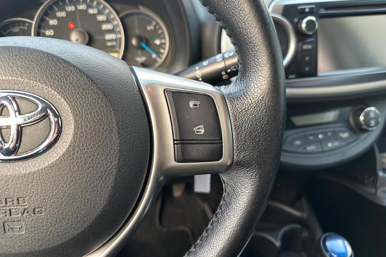 Toyota Yaris vaihtoauto
