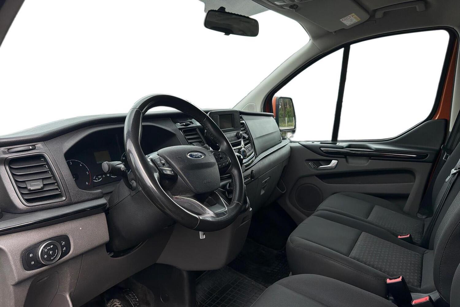 Ford Tourneo Custom vaihtoauto