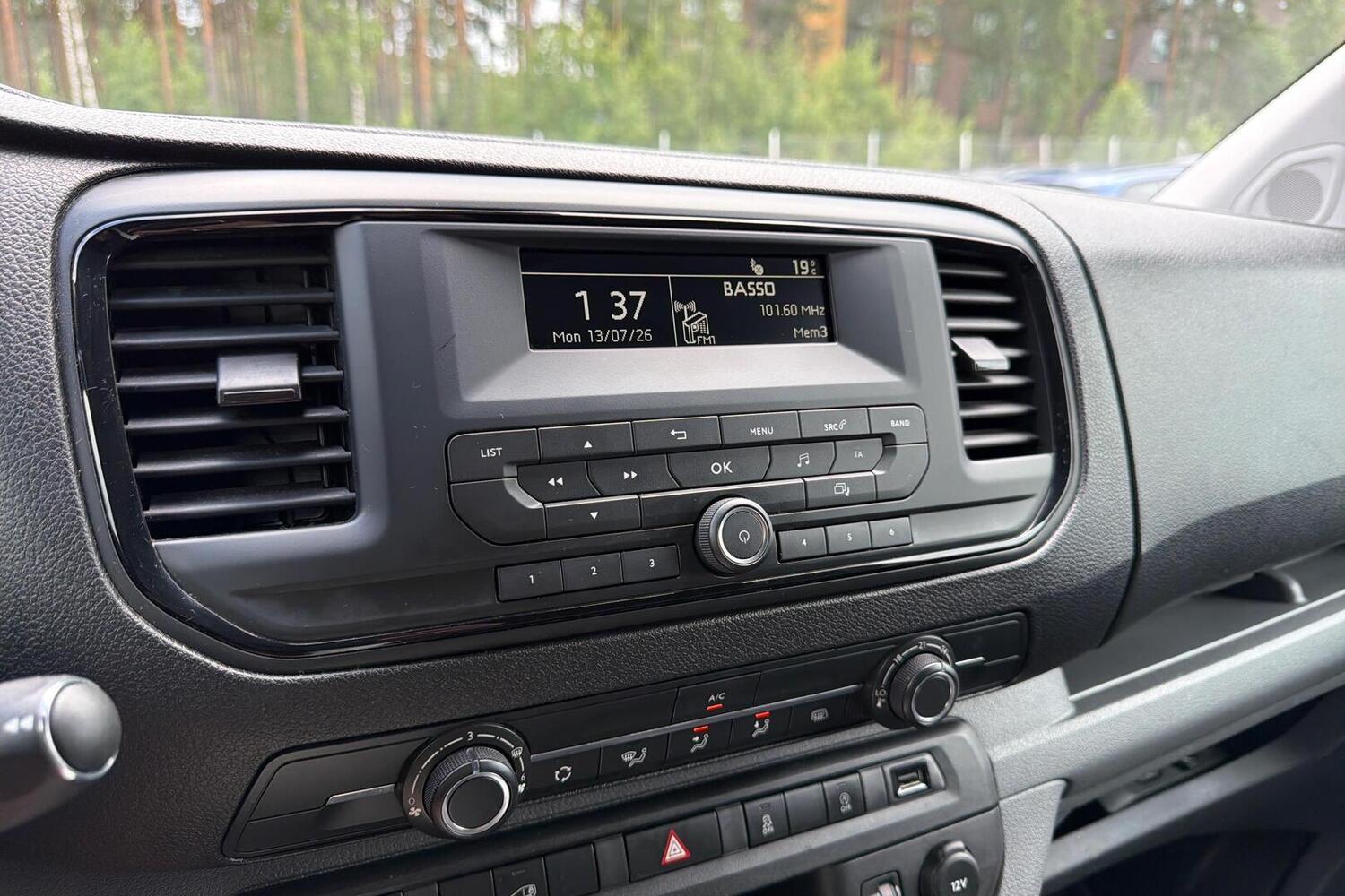 Opel Vivaro vaihtoauto