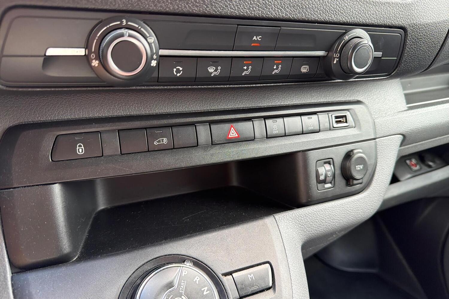 Opel Vivaro vaihtoauto