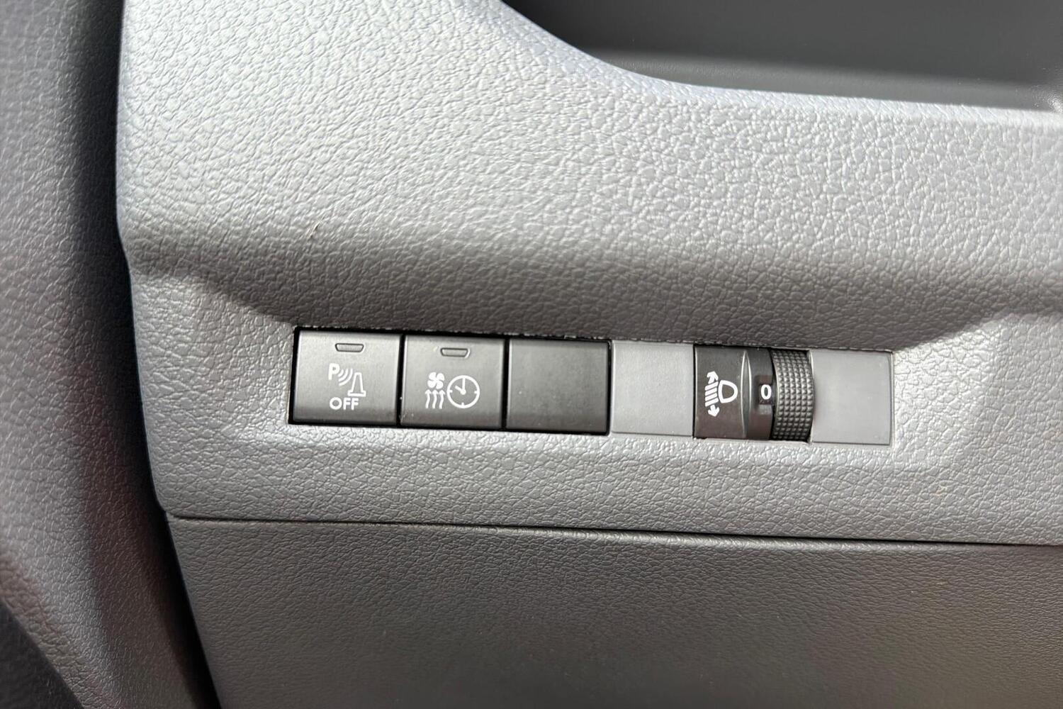 Opel Vivaro vaihtoauto