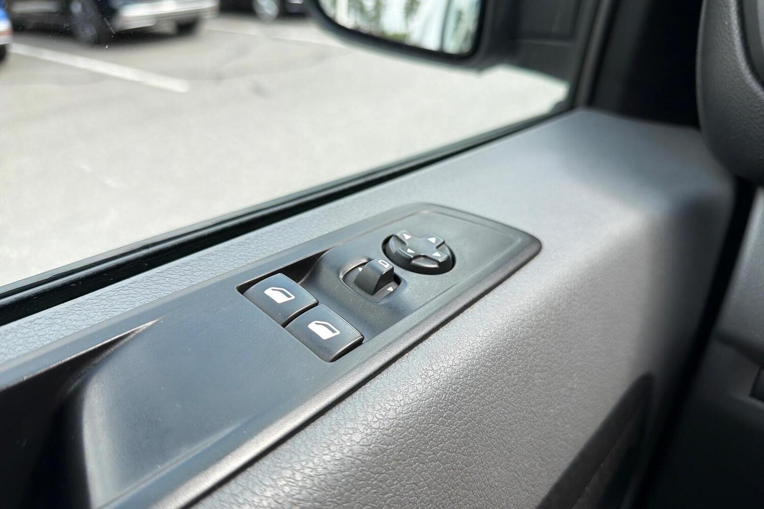 Opel Vivaro vaihtoauto